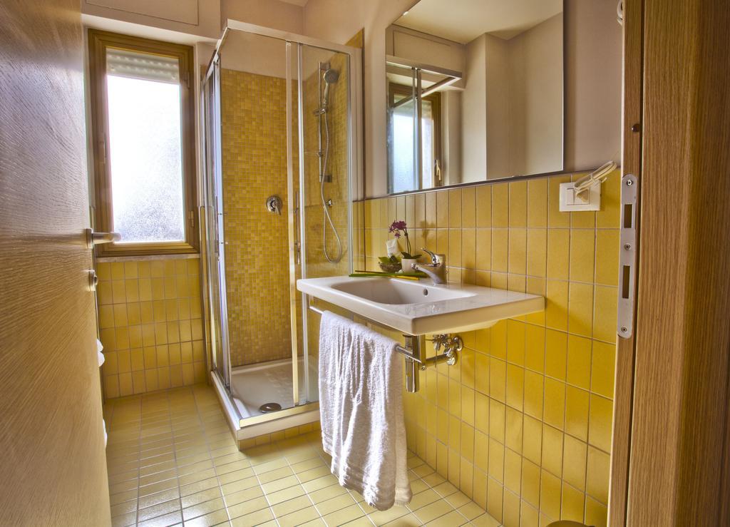 Il Fiore In Una Stanza Itri Habitación foto